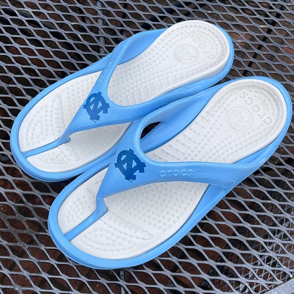Crocs Athens II Thong Flip Flops UNC Men’s Size 12 University of North Carolina - Picture 2 of 16